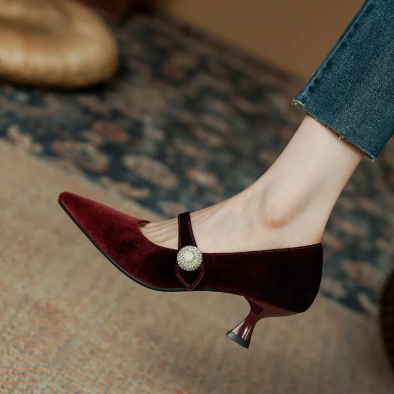 Wine Red Pointed Toe Mary Jane - Women'S Heels 评论和价格