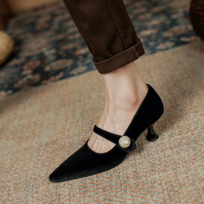 Wine Red Pointed Toe Mary Jane - Women'S Heels 评论和价格
